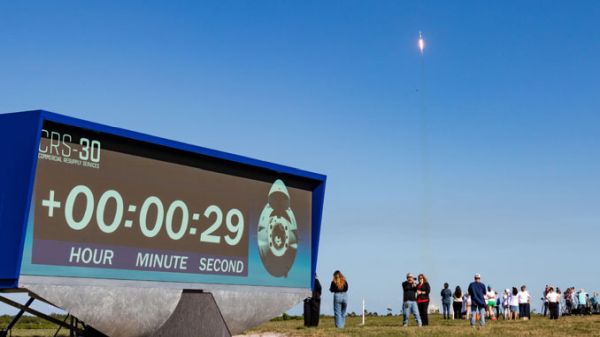 DRAGON SOARS FROM CAPE CANAVERAL’S PAD 40 ON SPACEX’S 30TH CARGO MISSION TO THE SPACE STATION