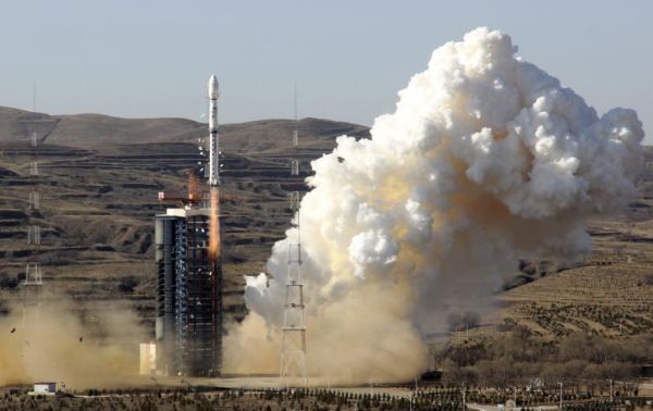 CHINA'S SPACE PROGRAM: 2016 SATELLITE LAUNCH TO SUPPORT MANNED MISSIONS, RESEARCHERS SAY