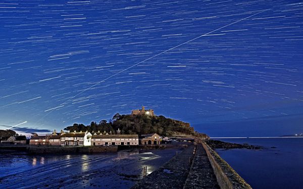 PHOTOGRAPHER CAPTURES STUNNING IMAGE OF SPACE STATION OVER ICONIC CORNWALL LANDMARK