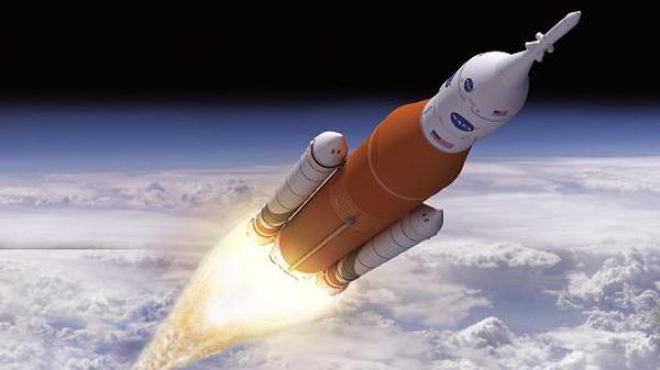 BOEING BUILDS THE MOST POWERFUL ROCKET EVER MADE