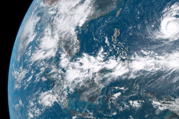 A NEW AND STUNNING WAY TO SEE THE WHOLE EARTH