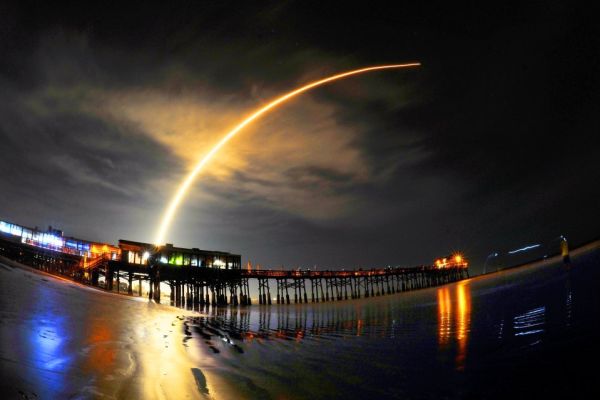 THE MORNING DOWNLOAD: SILICON VALLEY SATELLITES MAY BRING INTERNET FOR ALL