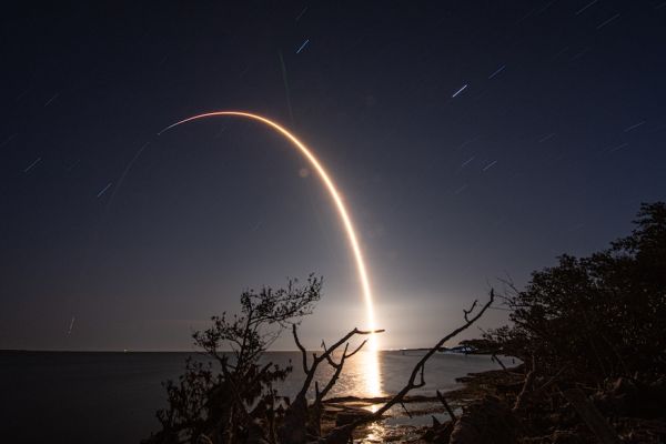 SPACEX LAUNCHES INTUITIVE MACHINES’ 2ND MOON LANDER, 3 RIDESHARE SPACECRAFT
