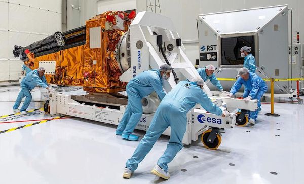 RESEARCHERS UNVEIL UNPRECEDENTED SATELLITE THAT WILL HAVE TO BE TURNED OFF WHEN IT FLOATS OVER THE US: 'THIS WAS A PITY'