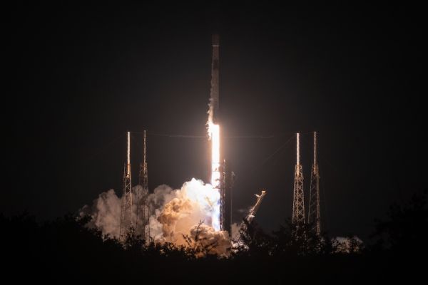 SPACEX LAUNCHES MIDNIGHT HOUR STARLINK MISSION FROM FLORIDA