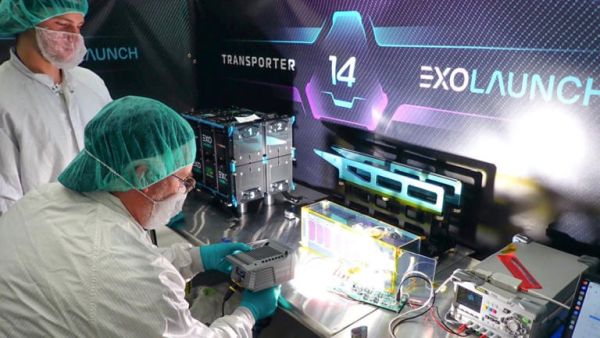 2 TINY SPACECRAFT LAUNCHED TO ATTEMPT WORLD’S FIRST GPS-ONLY SATELLITE DOCKING