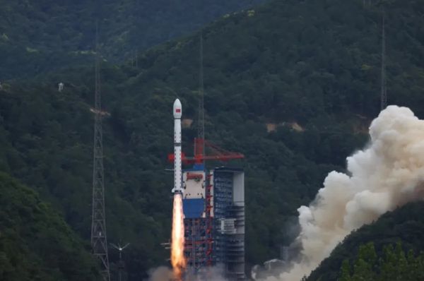 EXPERIMENTAL CHINESE SATELLITE TURNS UP IN UNEXPECTED ORBIT