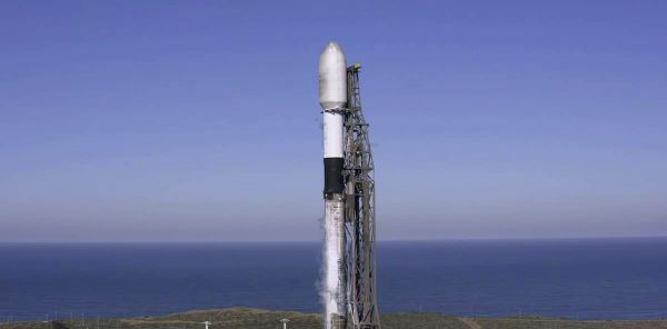 SPACEX’S TUESDAY NIGHT STARLINK FEATURES RARE DEBUT OF A FALCON BOOSTER