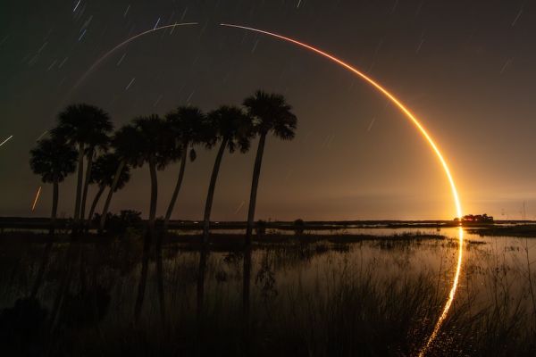 SPACEX LAUNCHES 24 AMAZON KUIPER SATELLITES FOLLOWING DAYS OF WEATHER DELAYS