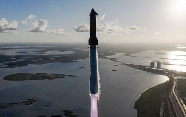 SPACEX LAUNCHES FINAL VERSION 2 STARSHIP-SUPER HEAVY ROCKET