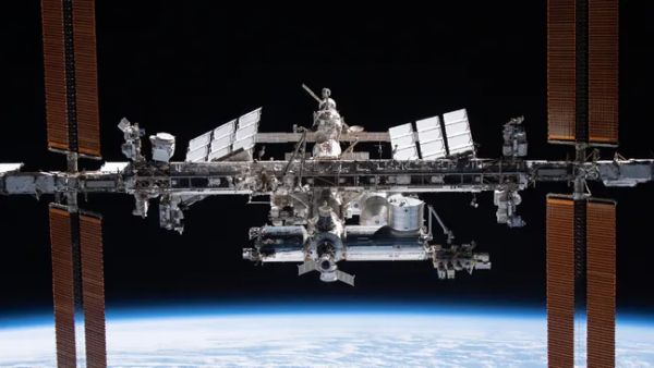 THE INTERNATIONAL SPACE STATION WILL FALL TO EARTH IN 2030. CAN A PRIVATE SPACE STATION REALLY FILL ITS GAP?