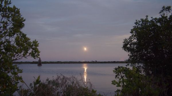 SUNSET SPACEX LAUNCH ADDS 29 MORE STARLINK SATELLITES INTO LOW EARTH ORBIT