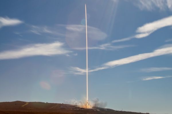 SPACEX LAUNCHES 28 STARLINK SATELLITES ON FALCON 9 ROCKET FROM VANDENGERG SFB