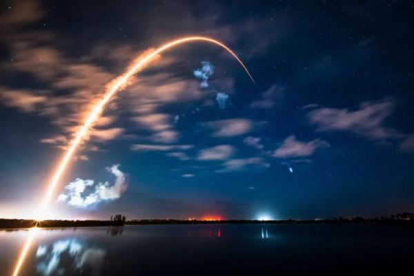 A STARLINK SATELLITE SEEMS TO HAVE EXPLODED