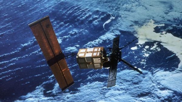 BURN OR BURY? STUDY BACKS SATELLITE ‘NON-DEMISE’ DESIGN TO LIMIT OZONE DAMAGE