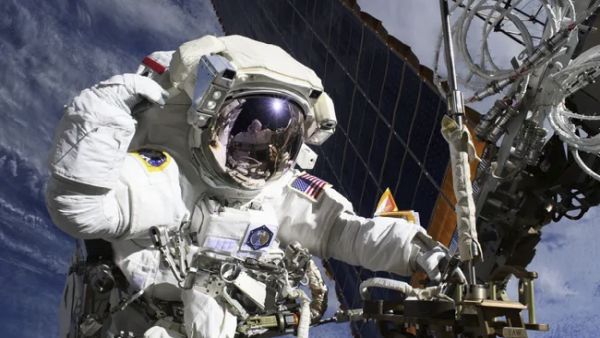 NASA POSTPONES JAN. 8 SPACEWALK DUE TO 'MEDICAL CONCERN' WITH AN ASTRONAUT