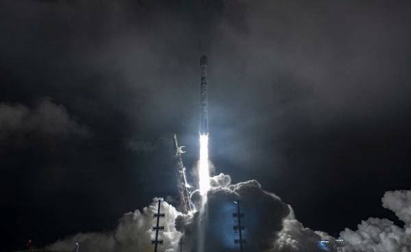 SPACEX LAUNCHES FIRST WEST COAST STARLINK MISSION OF 2026