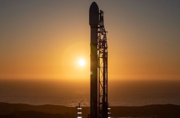 SPACEX LAUNCHES 25 STARLINK SATELLITES ON FALCON 9 ROCKET FROM VANDENBERG SFB
