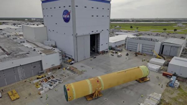 NASA ROLLS OUT ARTEMIS 3 SLS ROCKET'S HUGE CORE STAGE TO GEAR UP FOR 2027 LAUNCH