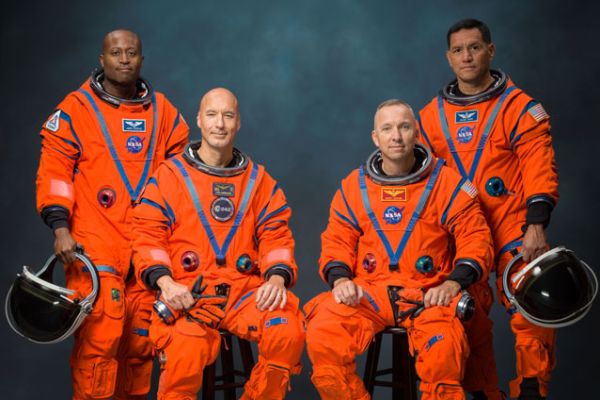NASA NAMES FOUR-MAN CREW TO ARTEMIS 3 MISSION