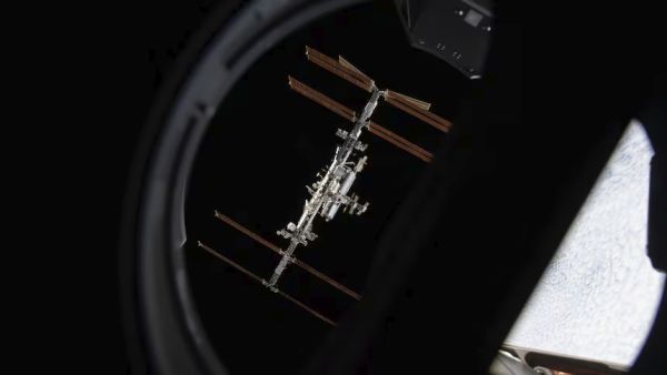 THE INTERNATIONAL SPACE STATION IS OLD AND LEAKY. SHOULD IT BE DECOMMISSIONED SOONER RATHER THAN LATER?