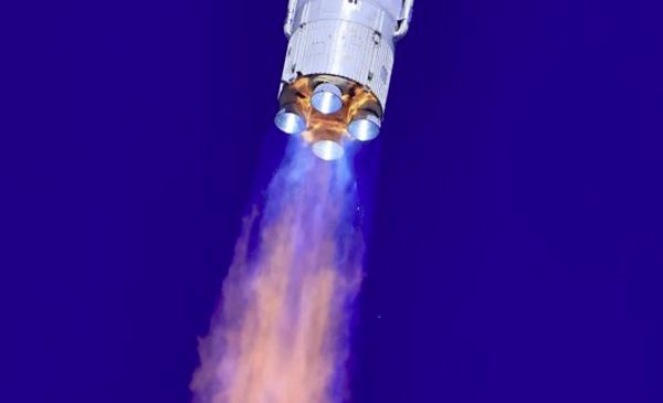 A CHINESE ROCKET BREAKS APART DANGEROUSLY CLOSE TO THE STARLINK CONSTELLATION