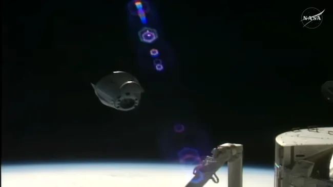 HOME AGAIN! SPACEX DRAGON CARGO CAPSULE SPLASHES DOWN OFF CALIFORNIA COAST