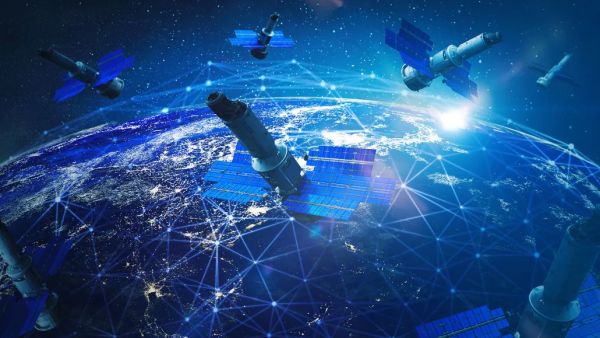 A SHOEBOX-SIZED SATELLITE COULD EXPOSE HIDDEN NUCLEAR WEAPONS IN SPACE