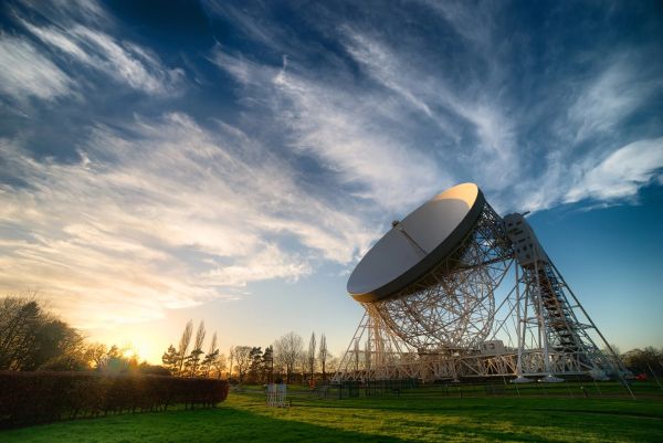 TRACKING SATELLITES AND SPACE DEBRIS USING RADIO ANTENNAE