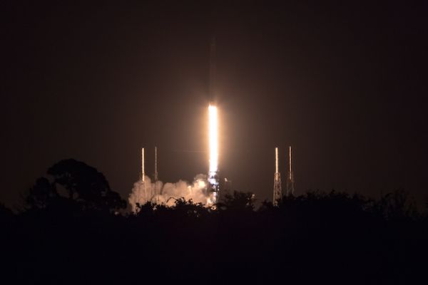 SPACEX LAUNCHES 3 AST SPACEMOBILE BLUEBIRD SATELLITES ON FALCON 9 ROCKET FROM CAPE CANAVERAL