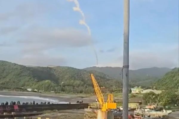 TAIWAN-MADE SATELLITE LAUNCHER FAILS FIRST TEST, TRIGGERS MISSILE PANIC