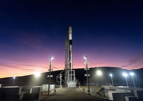 SPACEX LAUNCHES 27 STARLINK V2 MINI SATELLITES ON FALCON 9 ROCKET FROM VANDENBERG