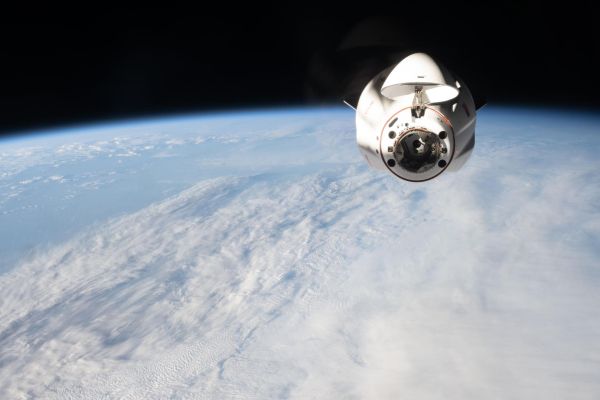 CREW PREPS FOR DRAGON’S ARRIVAL DURING VISION AND ROBOTICS RESEARCH