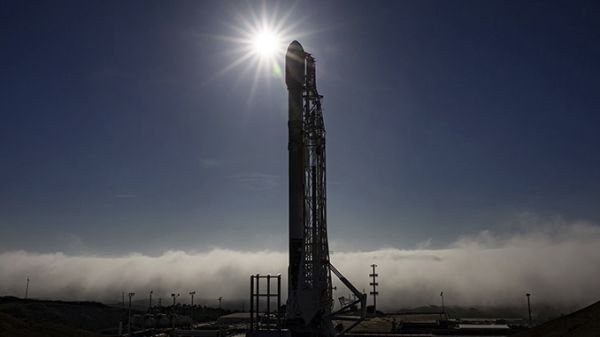 SPACEX SCRUBS LAUNCH OF 27 STARLINK SATELLITES ON FALCON 9 ROCKET FROM VANDENBERG SFB