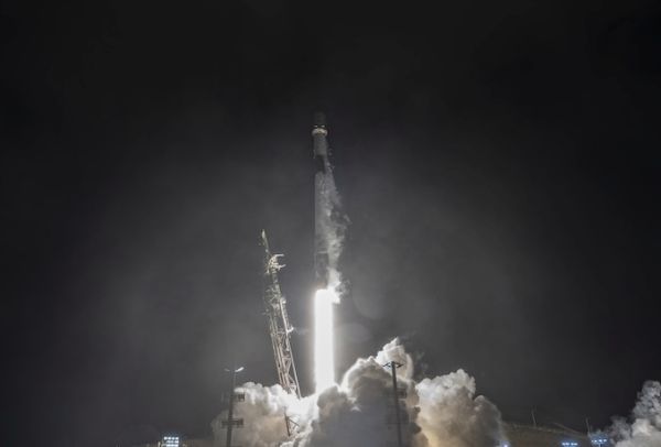 WEST COAST FALCON 9 ROCKET LAUNCHES 27 STARLINK SATELLITES