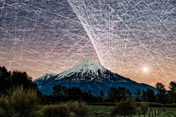 PHOTO OF 14,000 SATELLITE TRAILS SHOWS HOW BUSY SPACE IS BECOMING