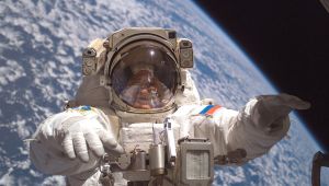 RUSSIAN COSMONAUTS PREPARE FOR SPACEWALK