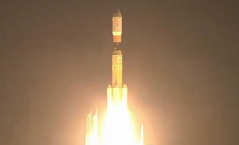 JAPAN LAUNCHES CUTE ROBOT TO SPACE STATION