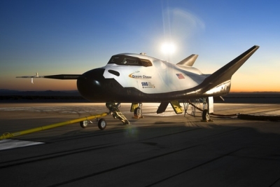 PRIVATE SPACE PLANE PASSES RUNWAY TESTS