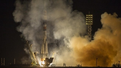 SOYUZ SENDS ASTRONAUTS TO INTERNATIONAL SPACE STATION