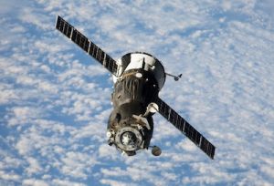 	 SOYUZ ON TRAJECTORY TO REACH SPACE STATION THURSDAY