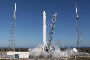 SPACEX TO LAUNCH ROBOTIC CAPSULE TO SPACE STATION NEXT WEEK