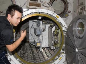 TECHNICAL PROBLEM DELAYS SPACE STATION SATELLITE DEPLOYMENTS