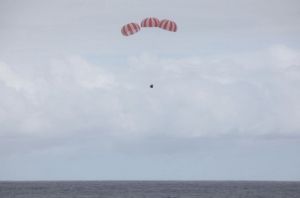 SPLASHDOWN! SPACEX'S DRAGON CARGO SPACESHIP RETURNS TO EARTH 