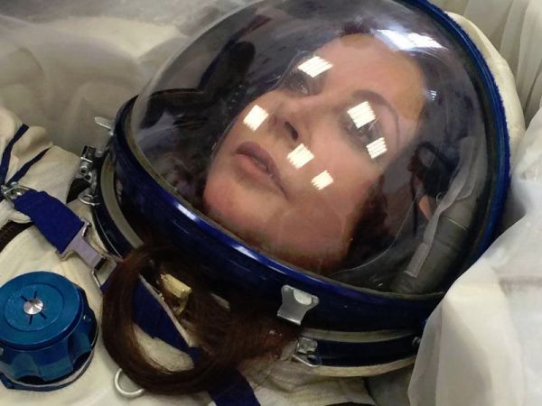 BRIGHTMAN STEPS DOWN FROM STATION FLIGHT