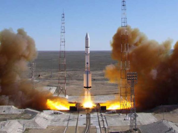 CANADIAN SATELLITE LAUNCH DELAYED TWO YEARS OVER RUSSIAN EMBARGO