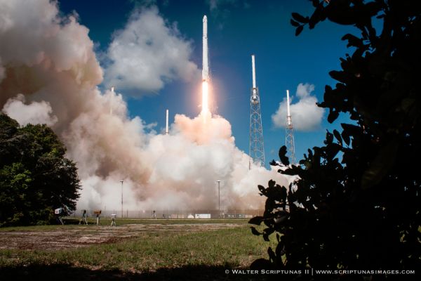 SATELLITE OWNERS AMONG BYSTANDERS IN FALCON 9 ACCIDENT