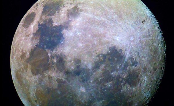 SEE AN EXTRAORDINARY PHOTO OF THE INTERNATIONAL SPACE STATION PASSING OVER THE MOON