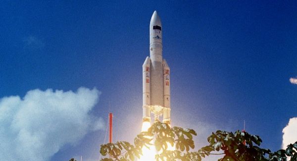ARIANE 5 ROCKET LIFTS OFF WITH TWO COMMUNICATIONS SATELLITES
