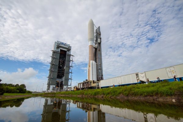 ATLAS 5 ROCKET TRAVELS TO LAUNCH PAD FOR WEDNESDAY FLIGHT